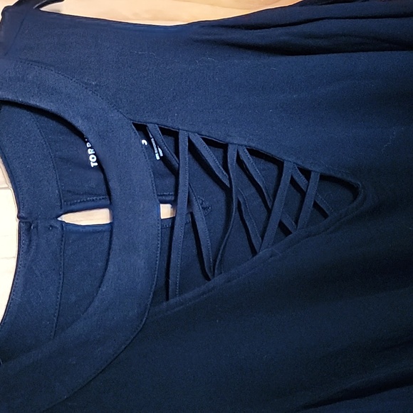 Top - Picture 2 of 3